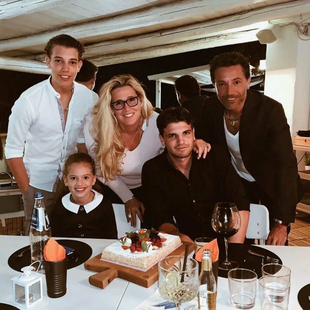Image of Gino D’Acampo and Jessica Morrison with their kids